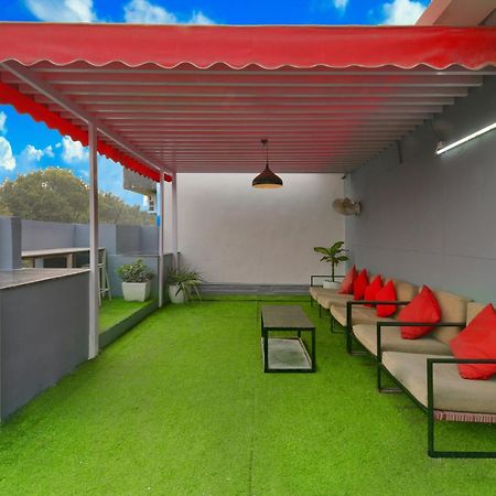 Divine Inn Couple Friendly Hotel Near Sector 51 Metro Station Noida Buitenkant foto