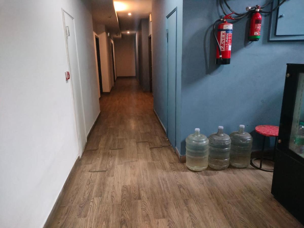 Divine Inn Couple Friendly Hotel Near Sector 51 Metro Station Noida Buitenkant foto