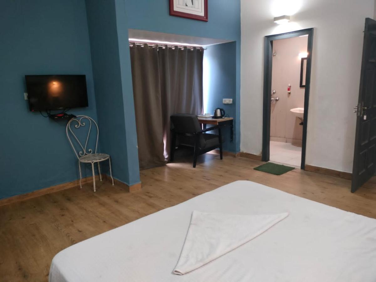 Divine Inn Couple Friendly Hotel Near Sector 51 Metro Station Noida Buitenkant foto