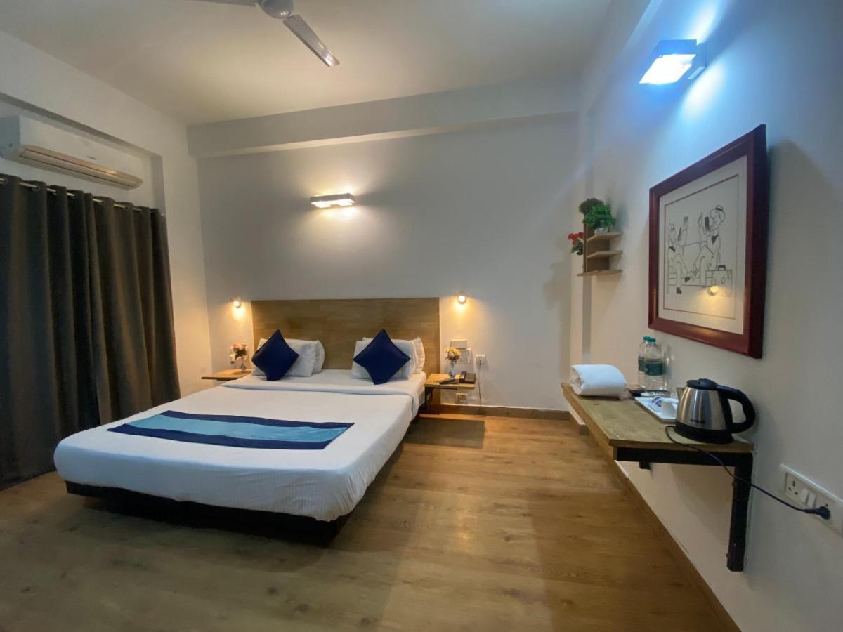 Divine Inn Couple Friendly Hotel Near Sector 51 Metro Station Noida Buitenkant foto