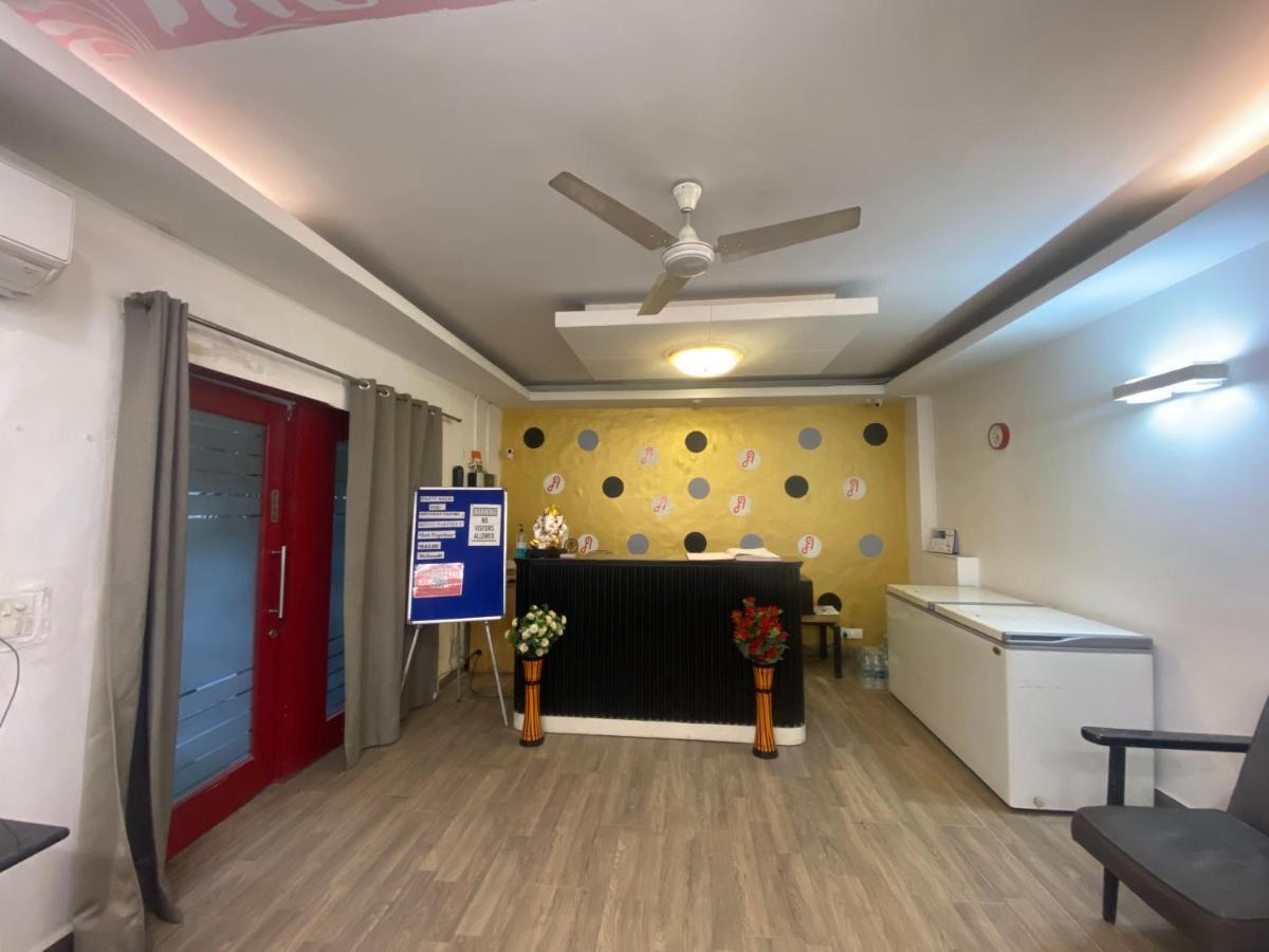 Divine Inn Couple Friendly Hotel Near Sector 51 Metro Station Noida Buitenkant foto