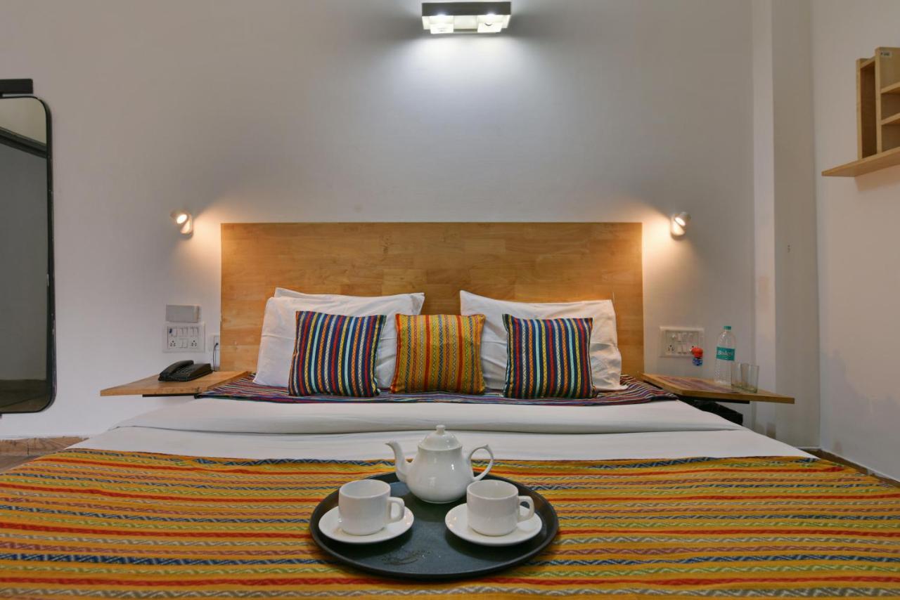 Divine Inn Couple Friendly Hotel Near Sector 51 Metro Station Noida Buitenkant foto