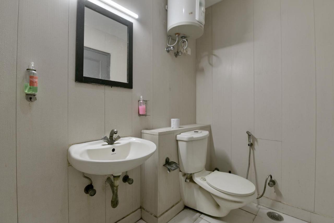 Divine Inn Couple Friendly Hotel Near Sector 51 Metro Station Noida Buitenkant foto