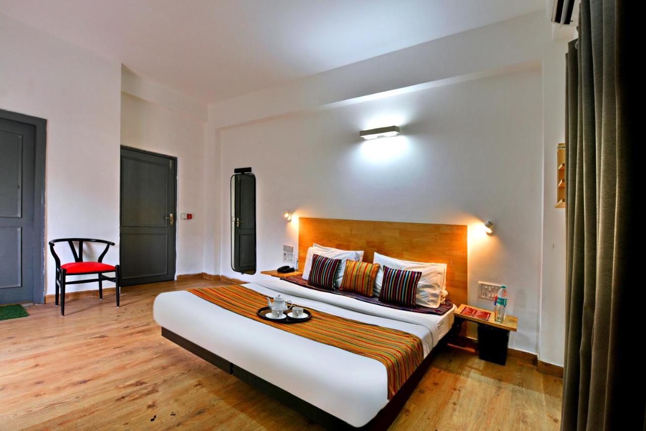 Divine Inn Couple Friendly Hotel Near Sector 51 Metro Station Noida Buitenkant foto