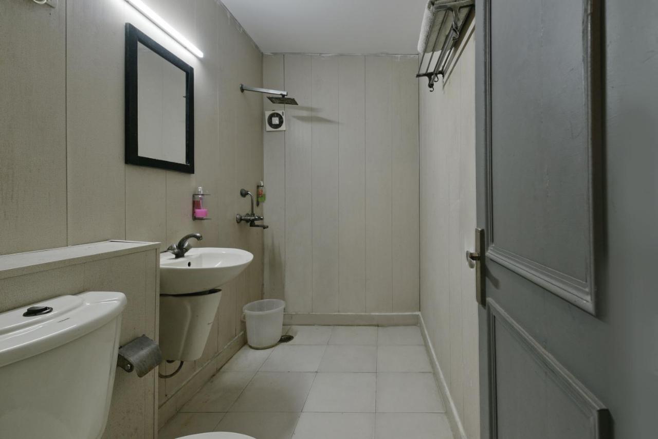Divine Inn Couple Friendly Hotel Near Sector 51 Metro Station Noida Buitenkant foto