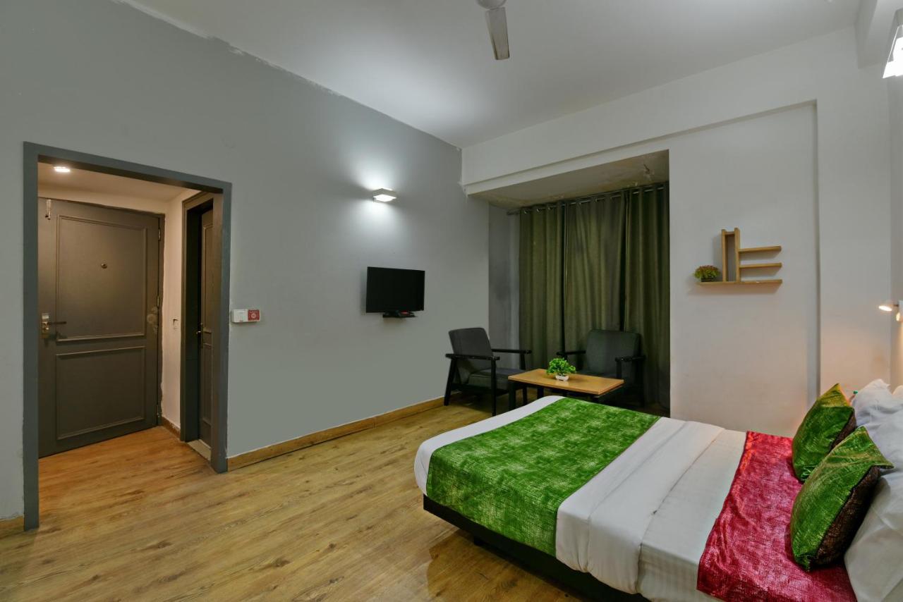 Divine Inn Couple Friendly Hotel Near Sector 51 Metro Station Noida Buitenkant foto