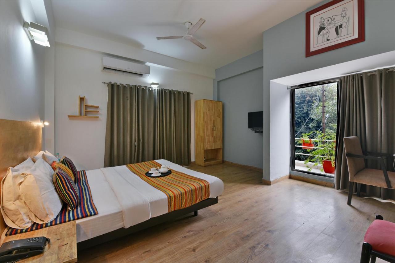 Divine Inn Couple Friendly Hotel Near Sector 51 Metro Station Noida Buitenkant foto