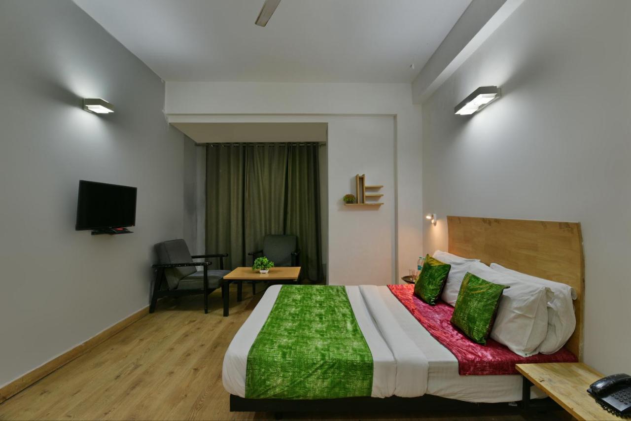 Divine Inn Couple Friendly Hotel Near Sector 51 Metro Station Noida Buitenkant foto