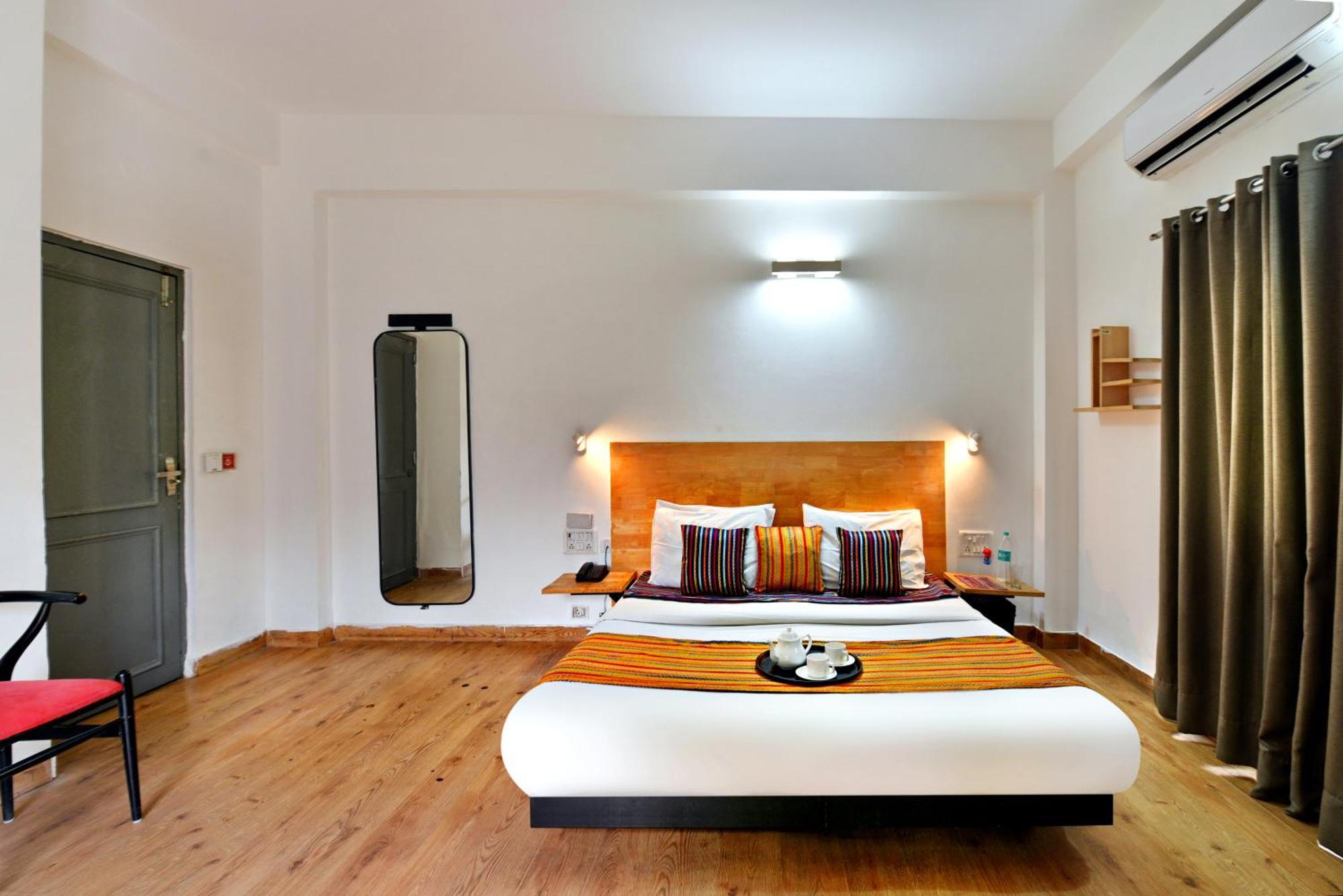 Divine Inn Couple Friendly Hotel Near Sector 51 Metro Station Noida Buitenkant foto