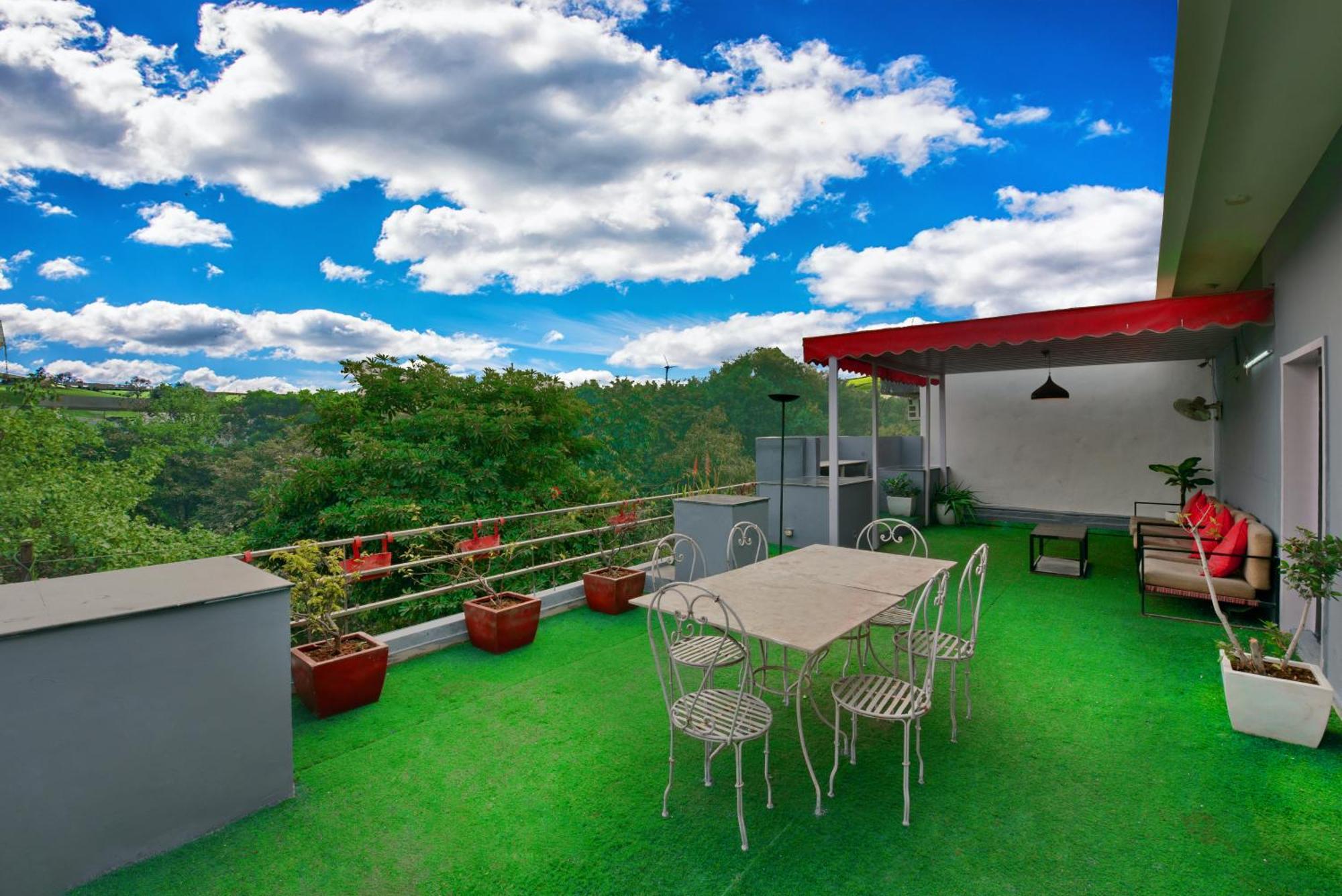 Divine Inn Couple Friendly Hotel Near Sector 51 Metro Station Noida Buitenkant foto